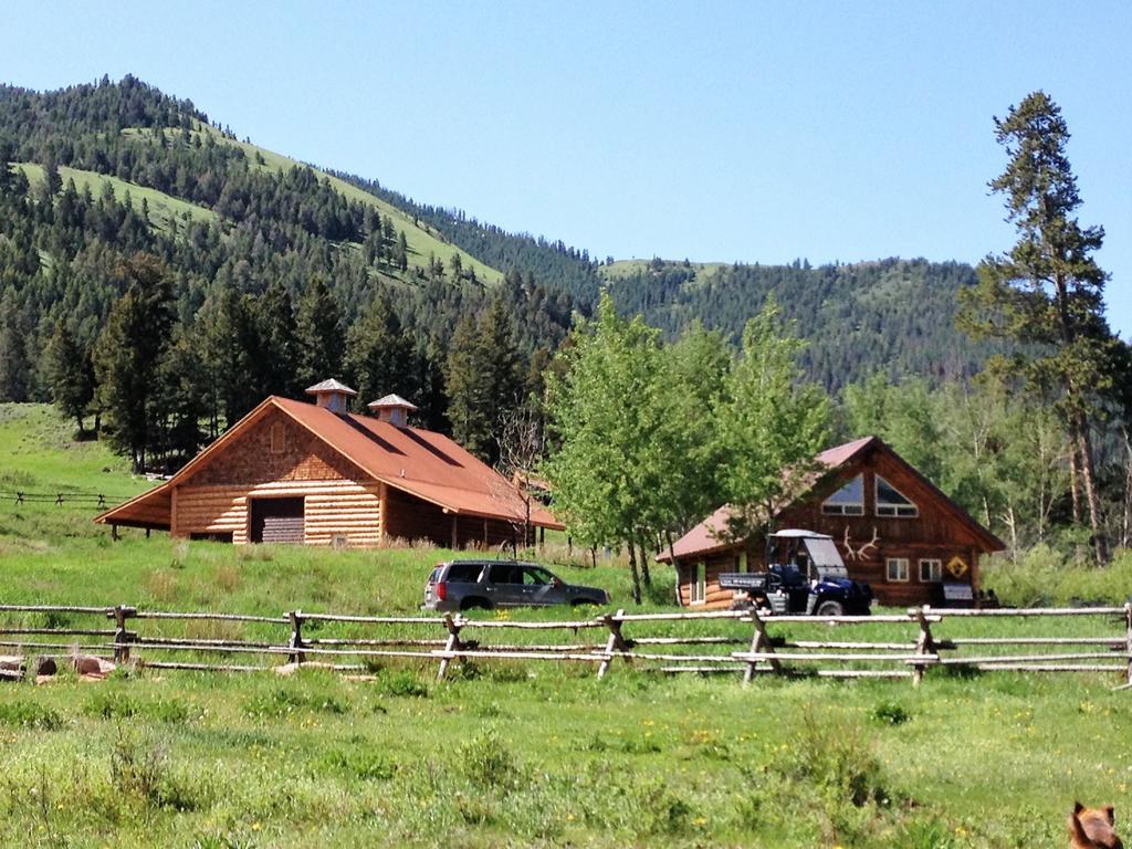 Grandpa'S Cabin การ์ดีเนอร์ ภายนอก รูปภาพ